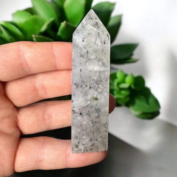 Kvarts t�rn med goetit 87mm