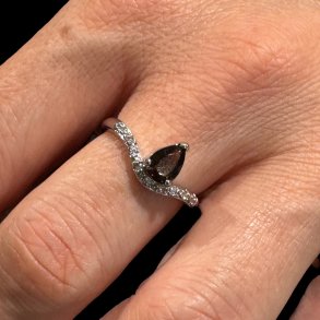 Fingerring med facet slebet rgkvarts krystal