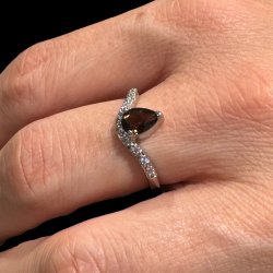 Fingerring med facet slebet rgkvarts krystal