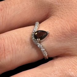 Fingerring med facet slebet rgkvarts krystal