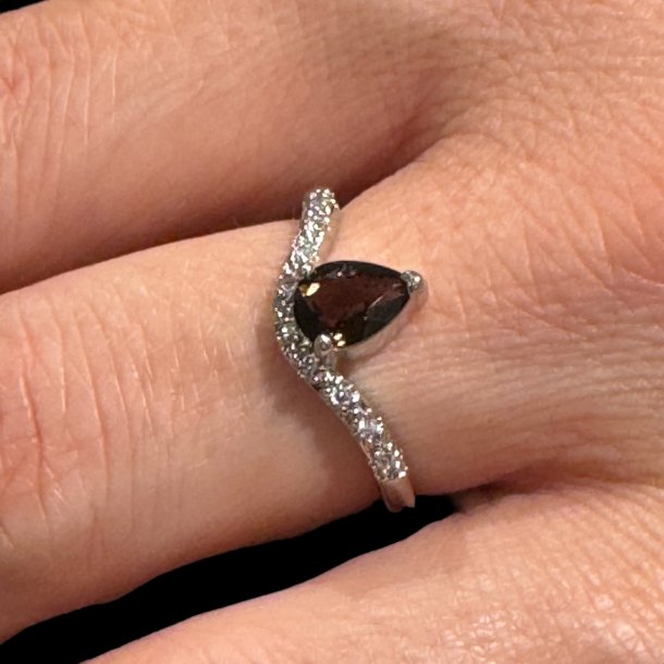 Fingerring med facet slebet rgkvarts krystal