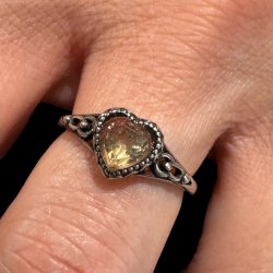 Fingerring med facet slebet citrin hjerte