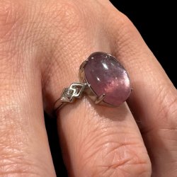 Fingerring med mica krystal