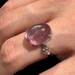 Fingerring med mica krystal