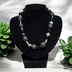 Lava halskde m. labradorit og sm slvperler