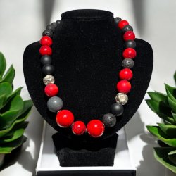 Lava halskde med koral og slvperler