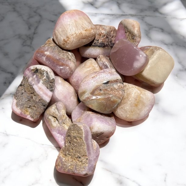 Pink aragonit lommesten