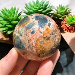 Solsten kugle med apatit