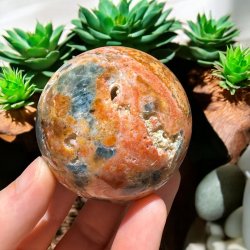 Solsten kugle med apatit