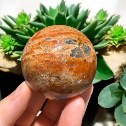 Solsten kugle med apatit