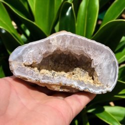 Ametyst geode m. agatbnd