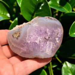 Ametyst geode m. agatb�nd