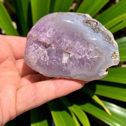 Ametyst geode m. agatb�nd
