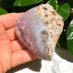 Ametyst geode m. agatb�nd