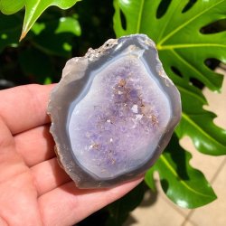 Ametyst geode m. agatb�nd