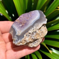 Ametyst geode m. agatb�nd