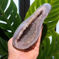 Ametyst geode m. agatb�nd
