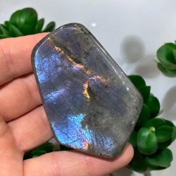 Lilla labradorit freeform