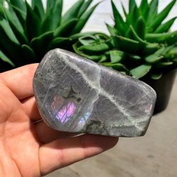 Lilla labradorit freeform