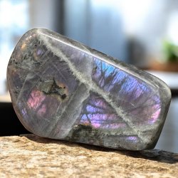 Lilla labradorit freeform