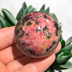 Rhodonit kugle 50mm