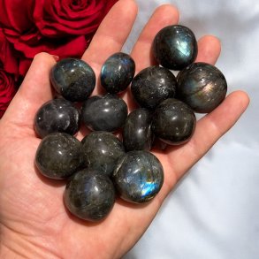 Labradorit lommesten