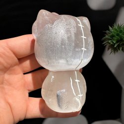 Selenit figur i labubu style