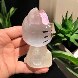 Selenit figur i labubu style