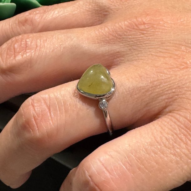 Morganit forslvet fingerring