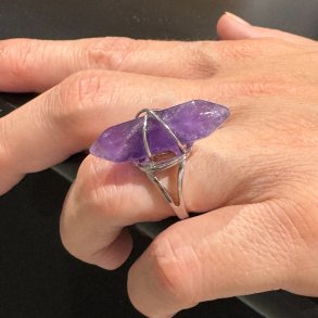 Fingerring med ametyst dt krystal