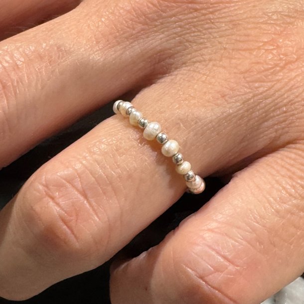 925 Sterling slv ring, med ferskvandsperler