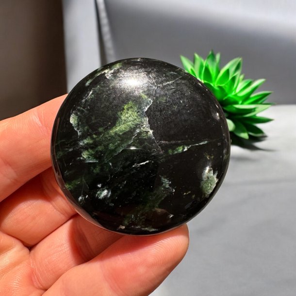Nephrite jade flad jumbo