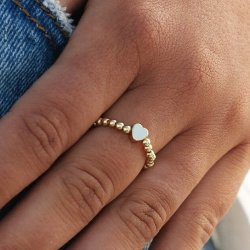 Pyrit ring p� elastik med hjerte