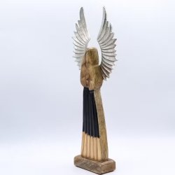 Skytsengel i mangotr� med metalvinger og emaljedetaljer � 40 cm