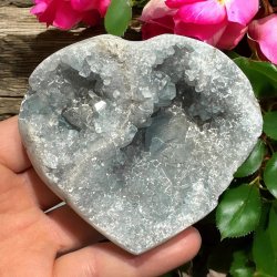 Celestit klynge hjerte