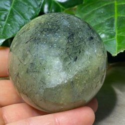 Prehnit kugle 67mm