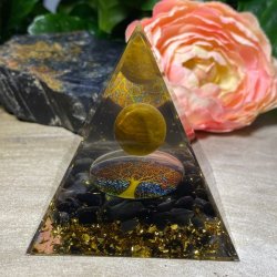 Orgone pyramide med livets tr� og tiger�je