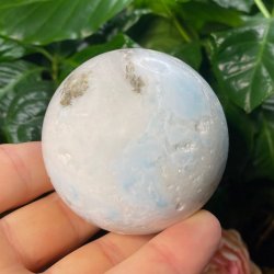 Caribisk calcit kugle 63mm