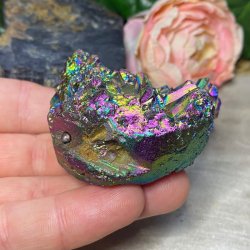 Groot figur i aurabelagt Hvid jade.