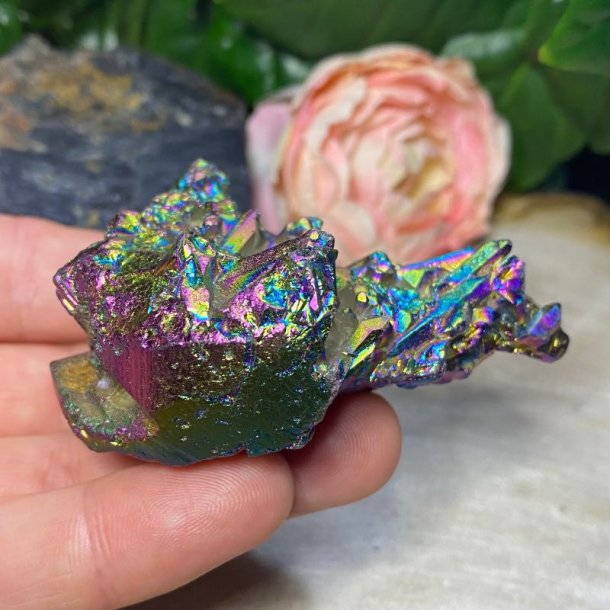 Groot figur i aurabelagt Hvid jade.