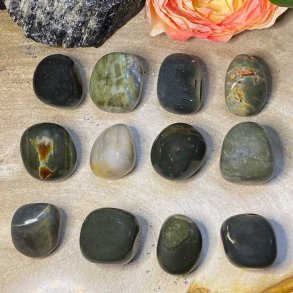 Polychrome jaspis lommesten